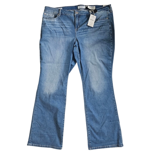 Torrid Blue Boot Cut Jeans - Picture 2 of 11